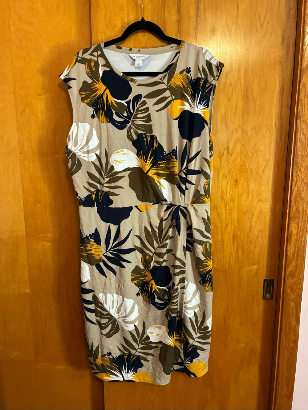 Casual Floral Tie-Waist Dress in Taupe by